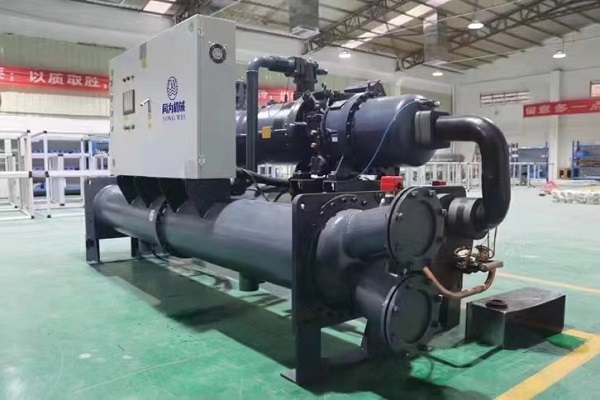 Чиллер с регулируемой частотой или охладитель с фиксированной частотой: какой из них больше подходит для вашего процесса?